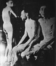 Концентрационен лагер Бухенвалд - жертви на III Райх - затворници, страдащи от хроничен глад; април 1945 г. след освобождаването на лагера (IPN)