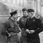Германски и съветски войници по време на военен парад, станал символ на германско-съветската бойна дружба; Брест на р. Буг; 22 септември 1939 г.; (IPN)